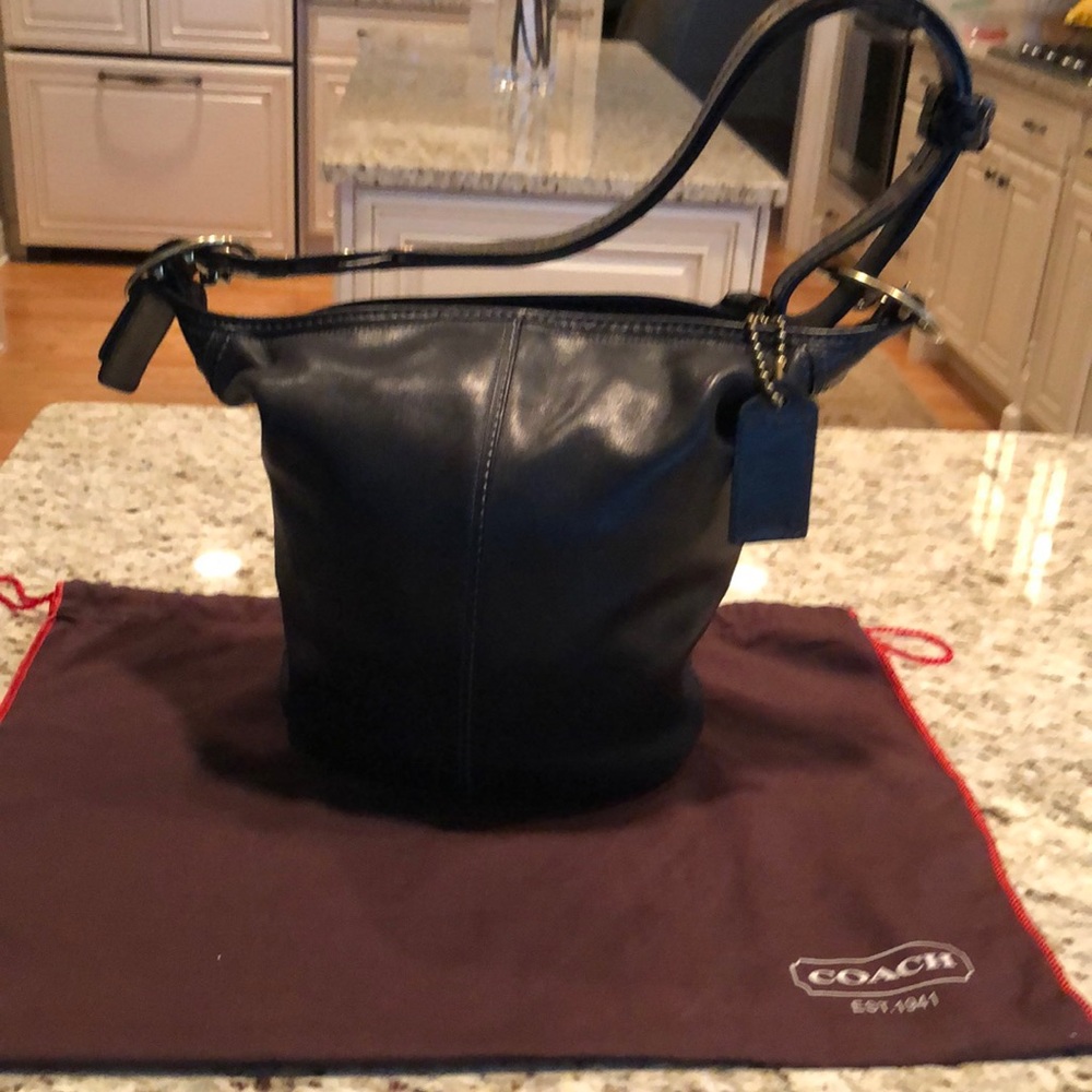Coach black leather shoulder handbag